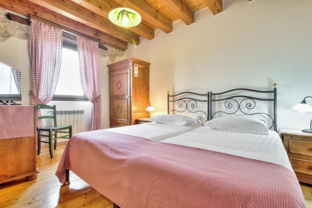 Casa Romantica La Parenzana Buje Buitenkant foto