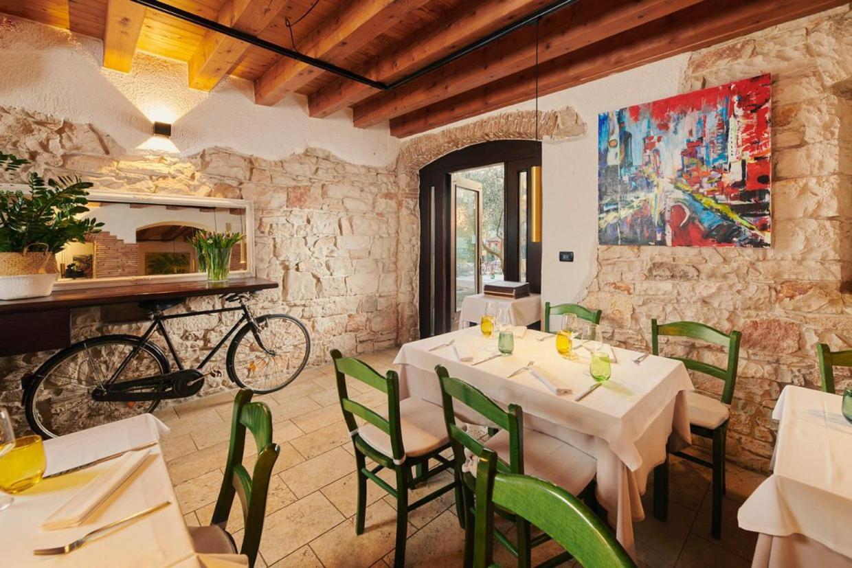 Casa Romantica La Parenzana Buje Buitenkant foto