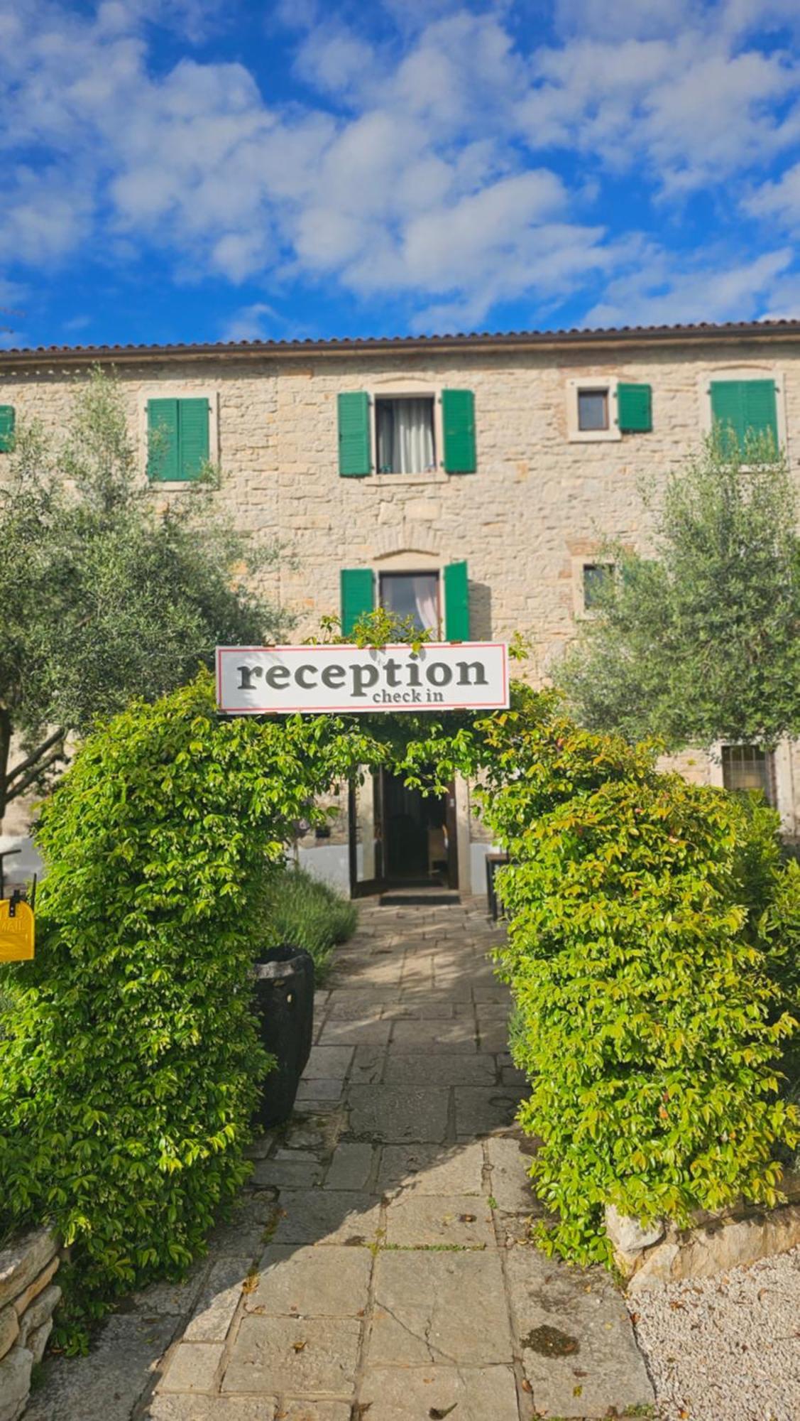 Casa Romantica La Parenzana Buje Buitenkant foto