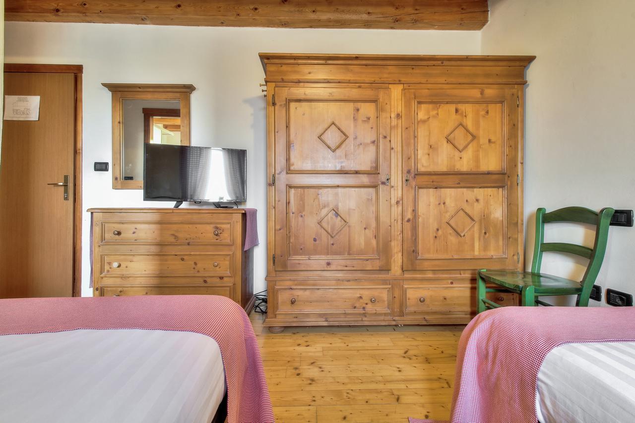 Casa Romantica La Parenzana Buje Buitenkant foto